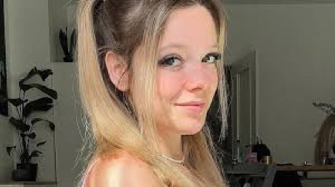 Anne Wünsche Fapello